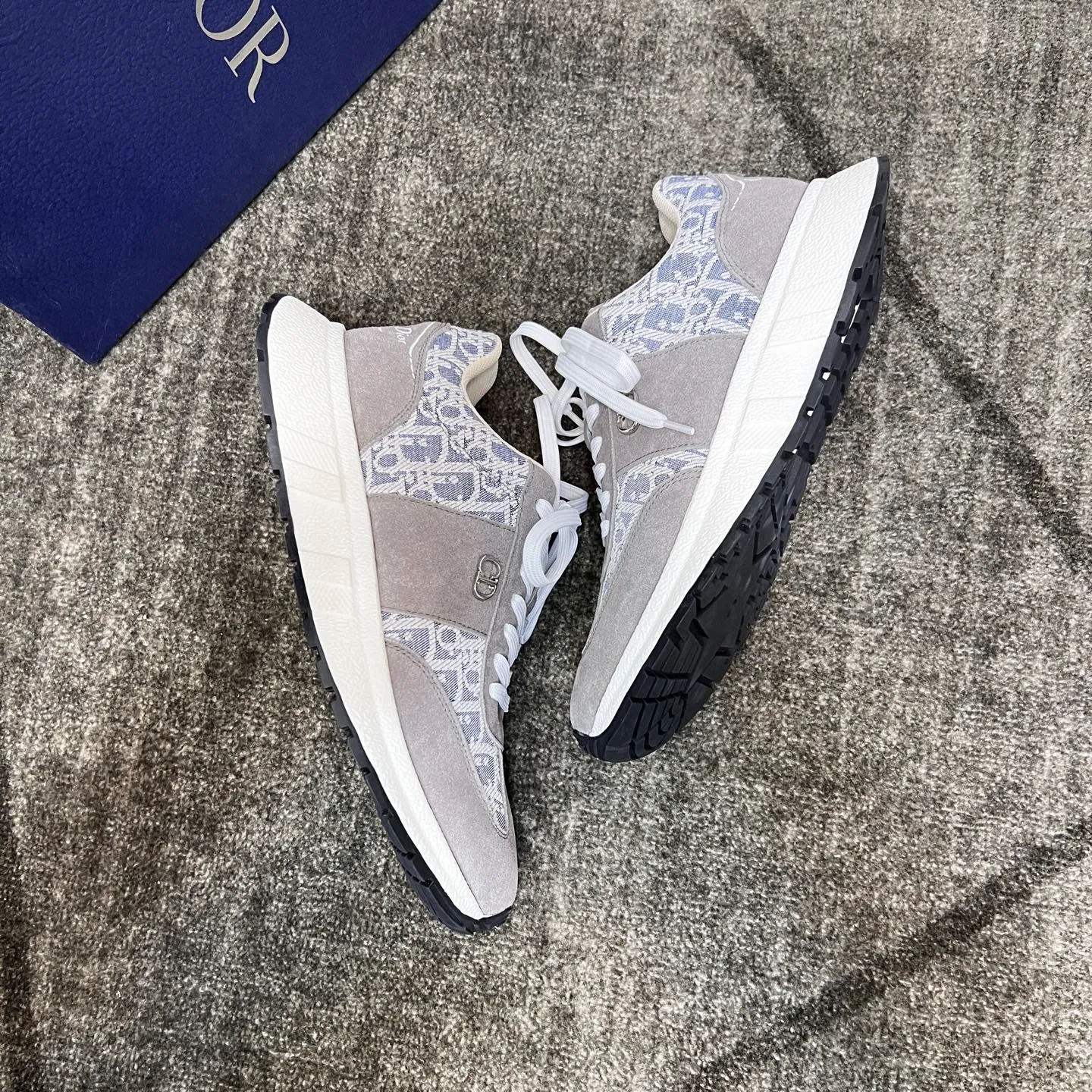 Factory price: 438💰【DIAo·Dior】Original quality.~ Unique modern style sneakers. 🏃A must-have casual shoe for trendy men😍😍 Original brand imported from Italy, imported original leather, sheep lining (refuses to discolor and grind feet) Sole: Original sole provided by the original factory, French lazy style design ⚠️Fit to the feet, original quality, super comfortable original sole. It’s like shooting the real thing 🎬The real thing is better, high-quality sneakers, size: 38-44, custom-made 45